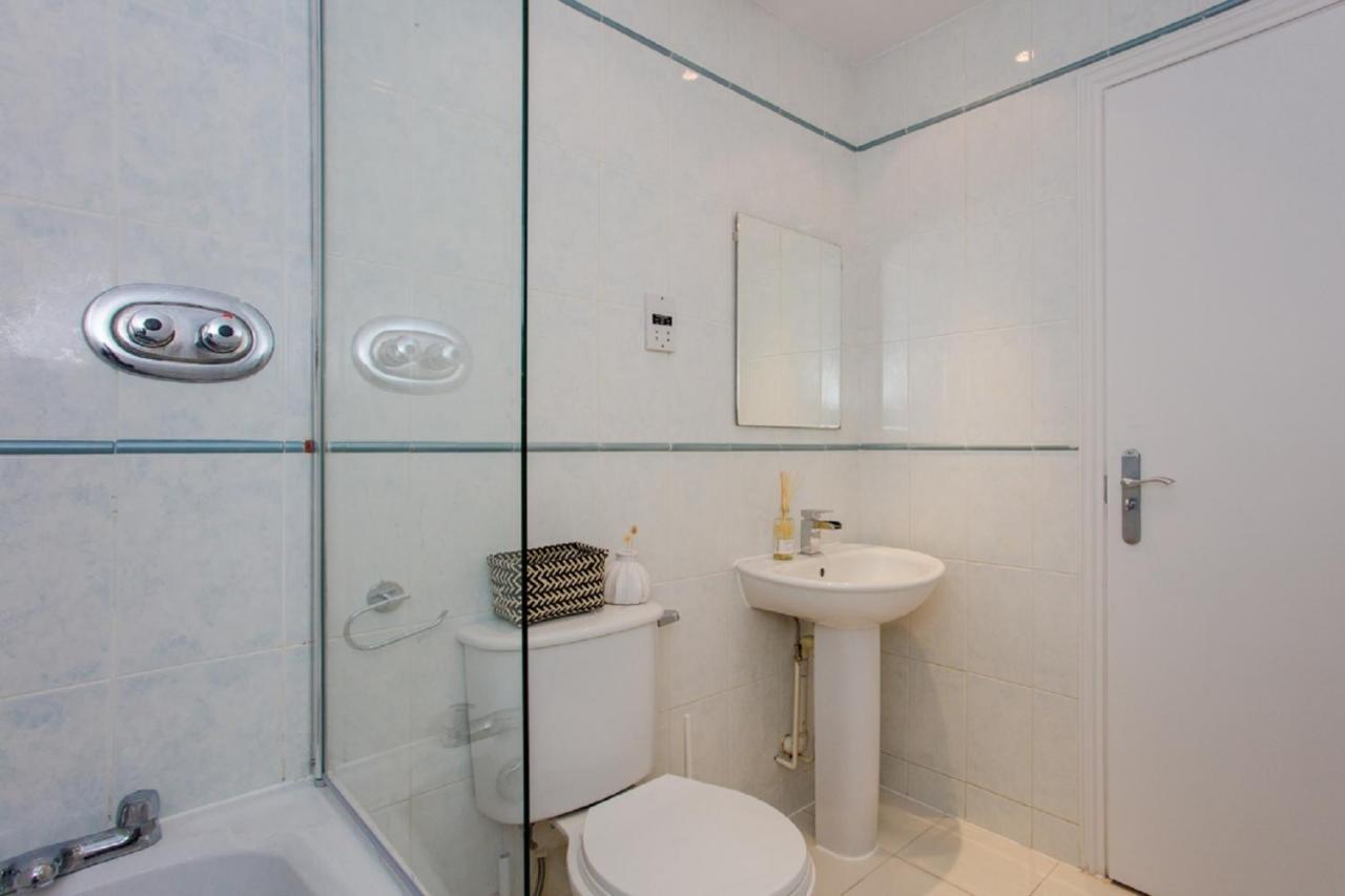 The Sparkford Gardens - Lovely 2Bdr With Balcony Londres Exterior foto